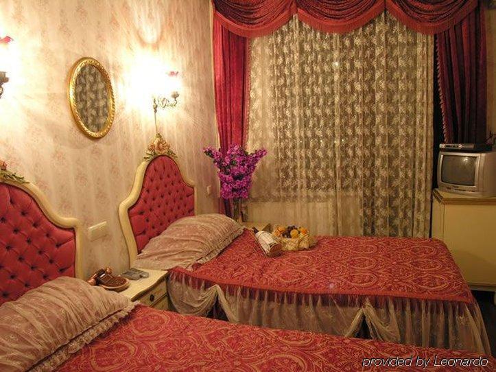 Romantic Hotel Istanbul Room photo